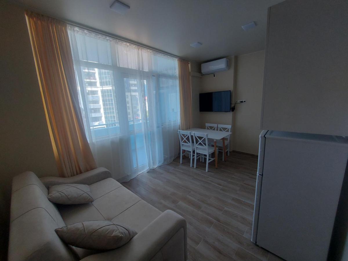 Andrew'S 2 Rooms Apartment In Batumi Ანდრიას 2 Ოთახიანი Აპარტამენტი Ბათუმში エクステリア 写真