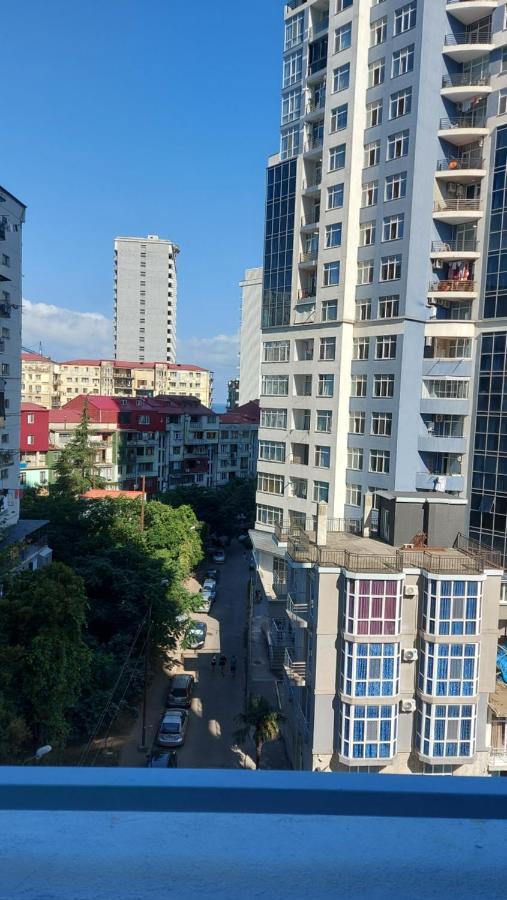 Andrew'S 2 Rooms Apartment In Batumi Ანდრიას 2 Ოთახიანი Აპარტამენტი Ბათუმში エクステリア 写真